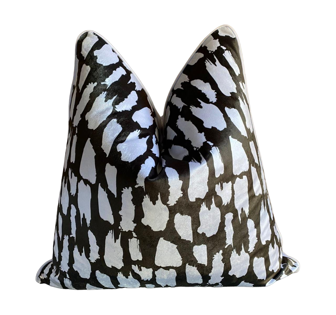 Black and white scatter cushion with elegant piping. Sized 60x60