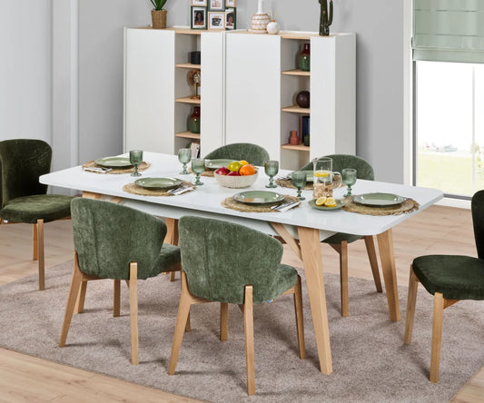 Extendable dining table seats 4-10 people