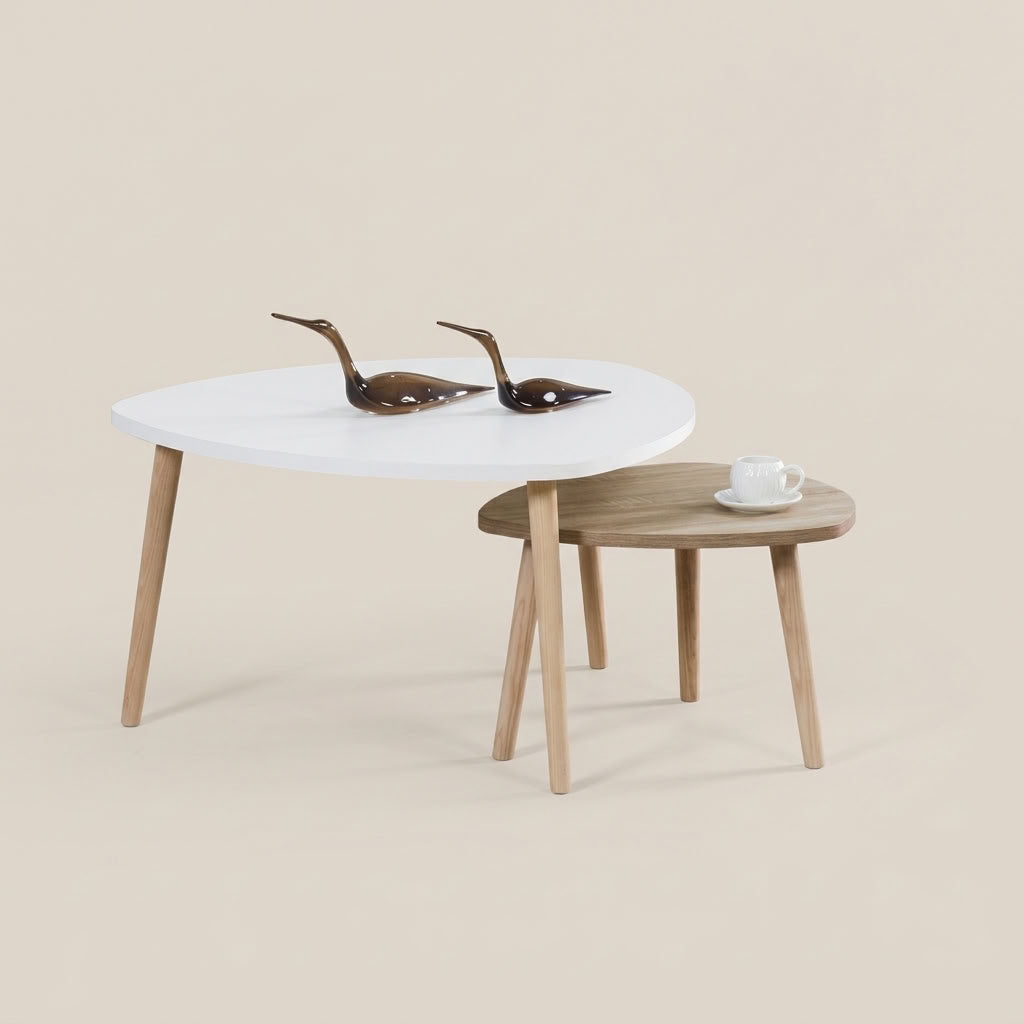 Scandinavian style coffee tables, set of 2 in white wood and blonde wood. Galeria Furniture Sa. Delivery nationwide.