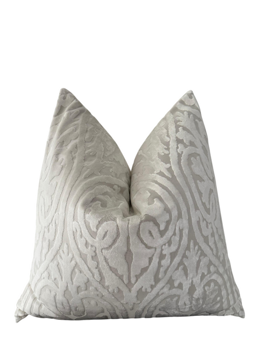 luxurious fabric and tailored in size 60x60 size